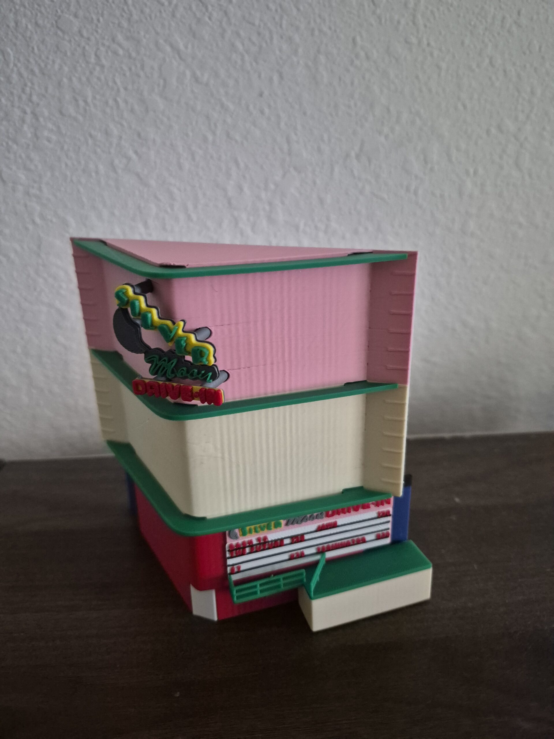 Silvermoon Drive-In Model for Display, Model Train Set or Diorama - Image 6