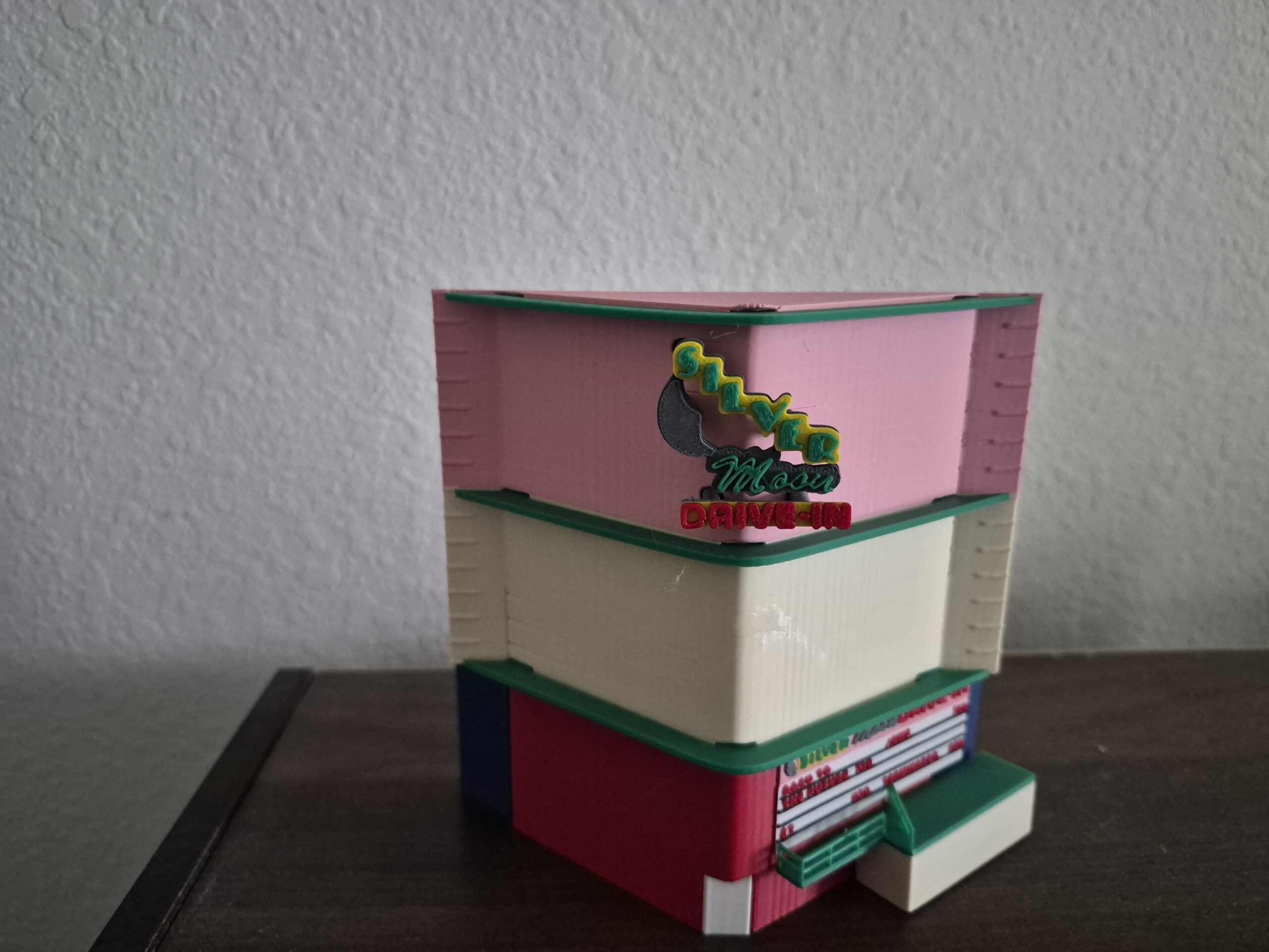 Silvermoon Drive-In Model for Display, Model Train Set or Diorama - Image 5