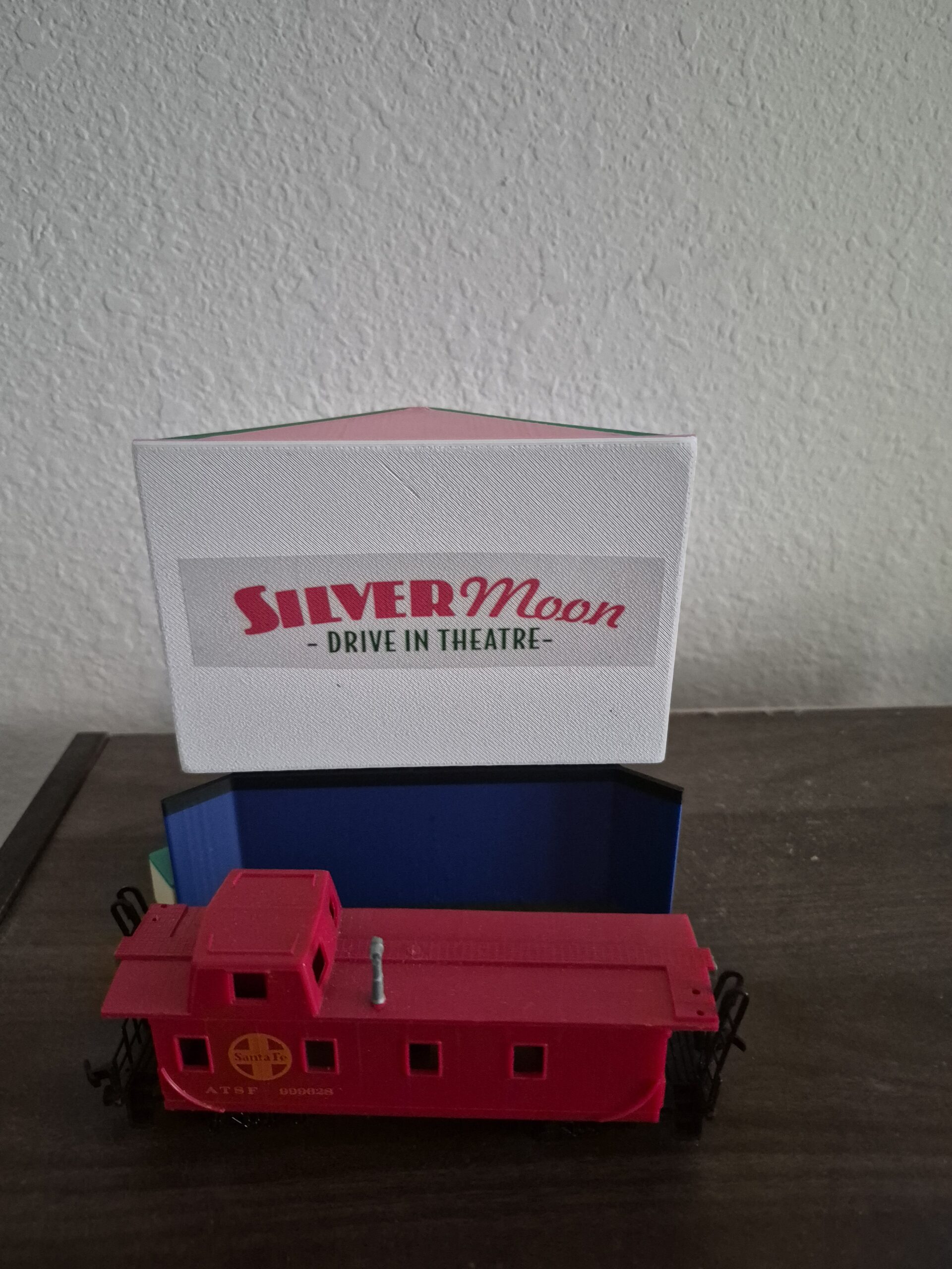 Silvermoon Drive-In Model for Display, Model Train Set or Diorama - Image 3